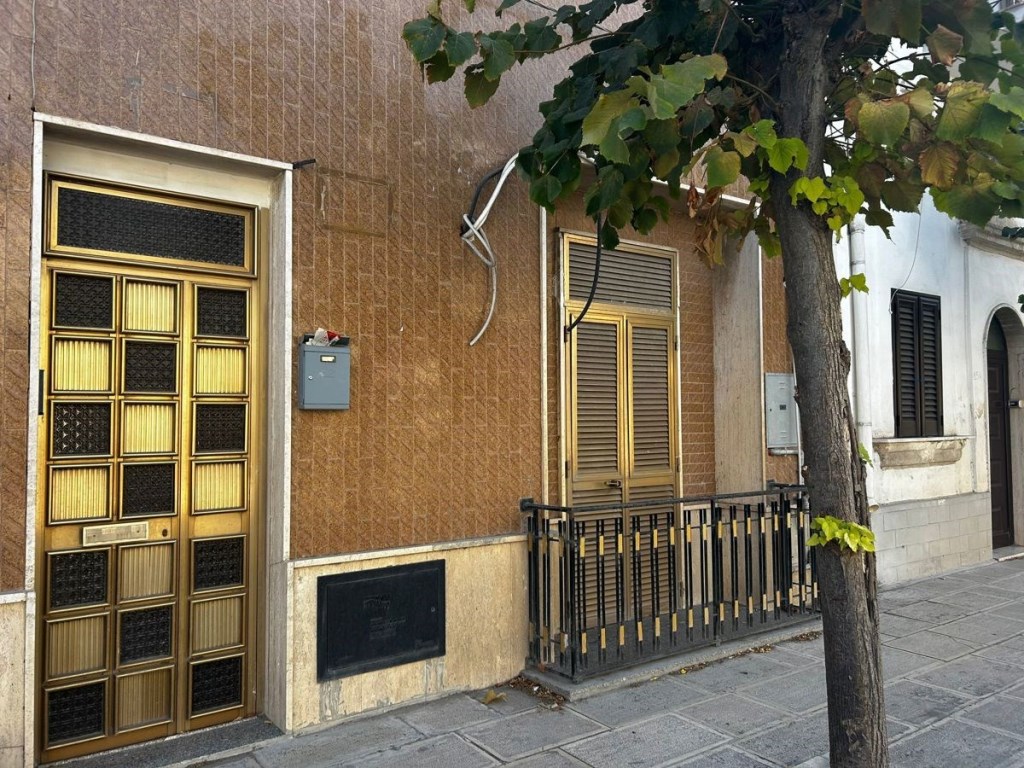 Appartamento in vendita a Pulsano pulsano costantinopoli,156