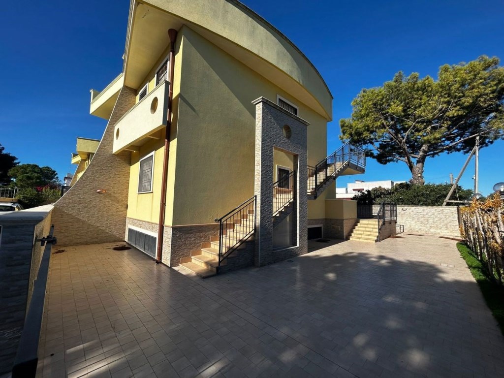 Villa Bifamiliare in vendita a Pulsano pulsano monteparasco,49