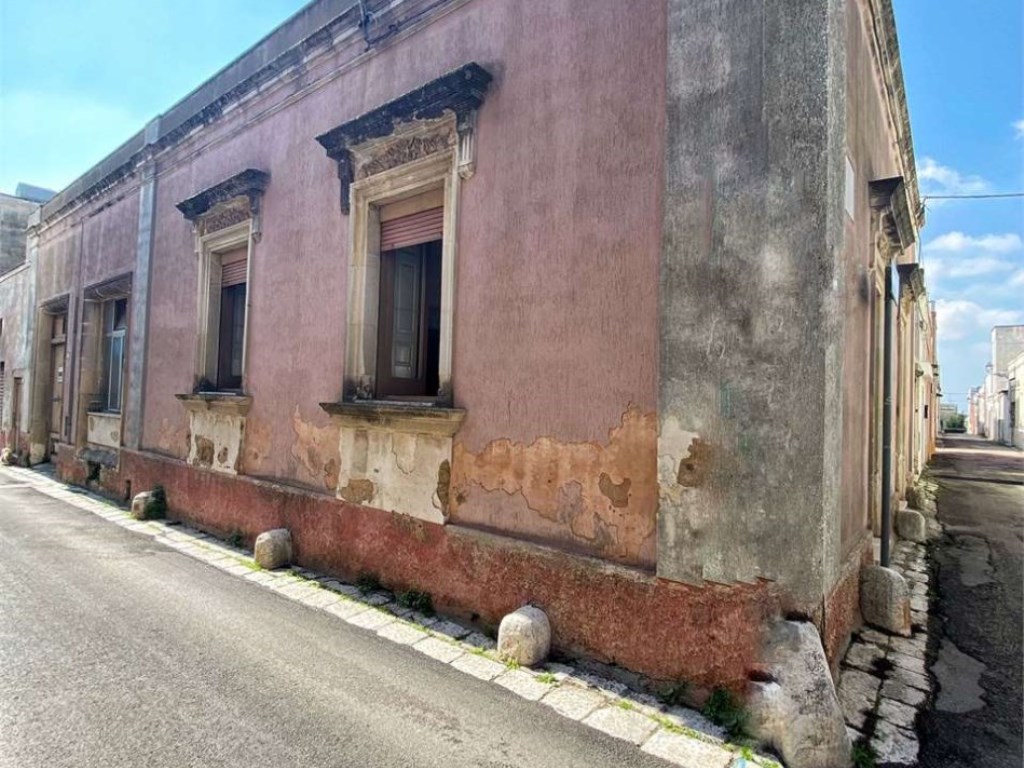 Palazzo in vendita a Casarano