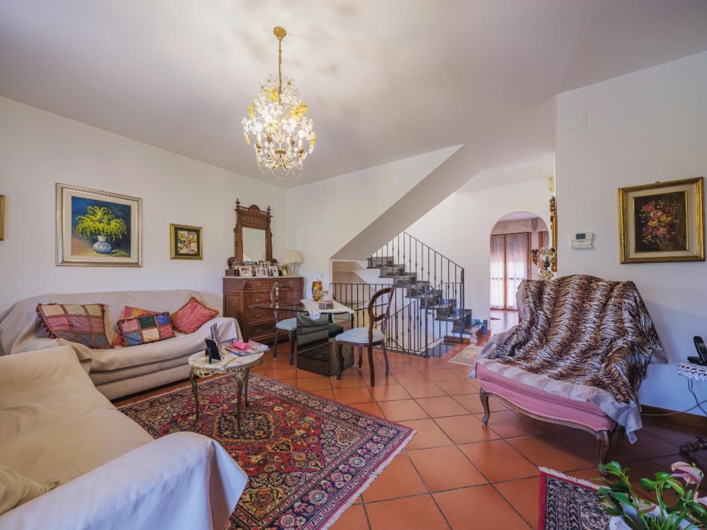 Villa a Schiera di Testa in vendita a Calcinaia via a. Grandi,
