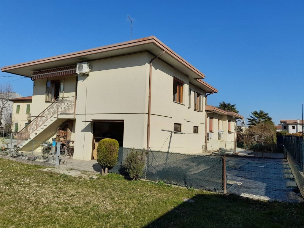 Villa Bifamiliare in vendita a Spinea via Fornase 64/d