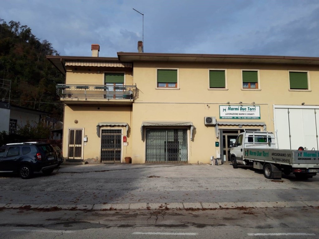 Ufficio in vendita ad Arcugnano via Torri 106