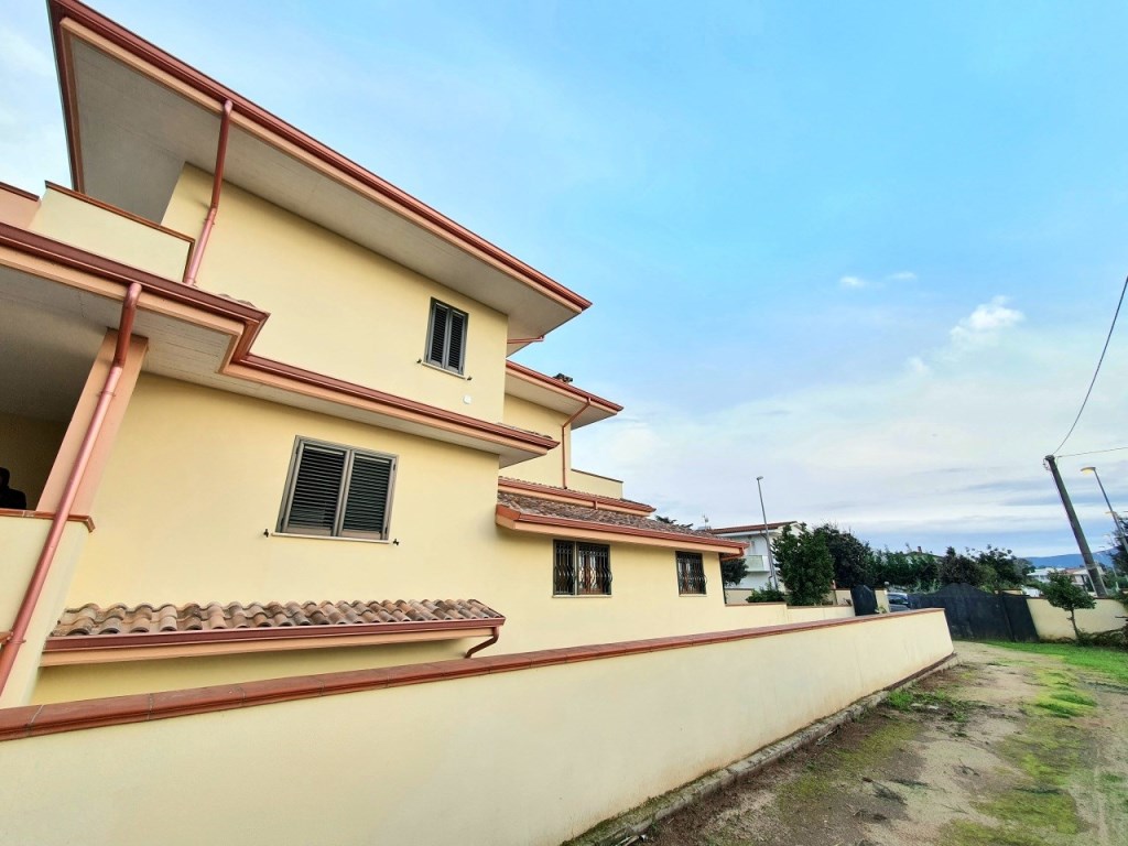 Porzione di Casa in vendita a Sabaudia via Migliara 56, 417