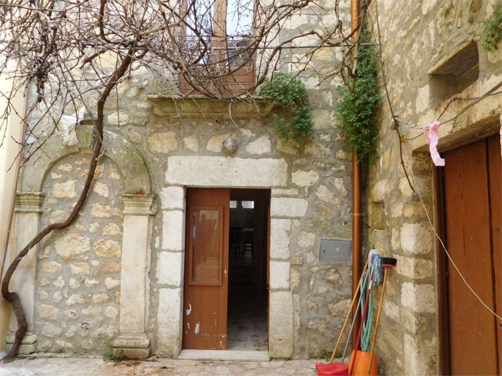 Casa Indipendente in vendita a Caltabellotta via