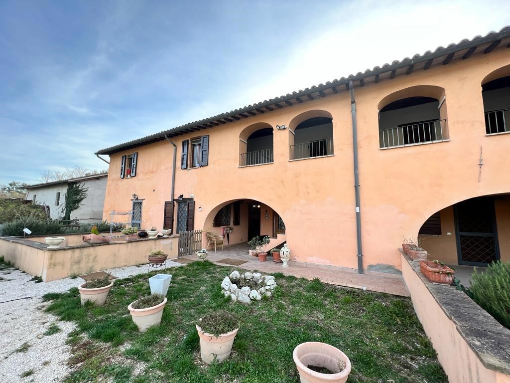 Villa a Schiera in vendita a Spoleto spoleto santa maria in campis