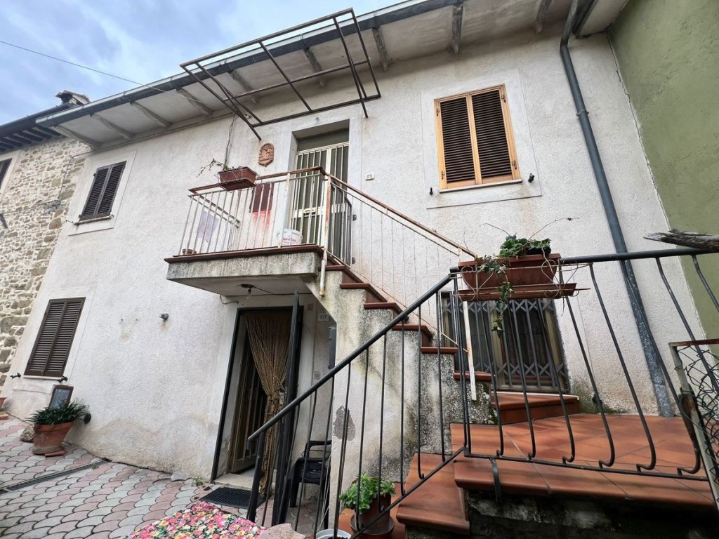 Villa a Schiera in vendita a Spoleto spoleto frazione Uncinano, via san Filippo