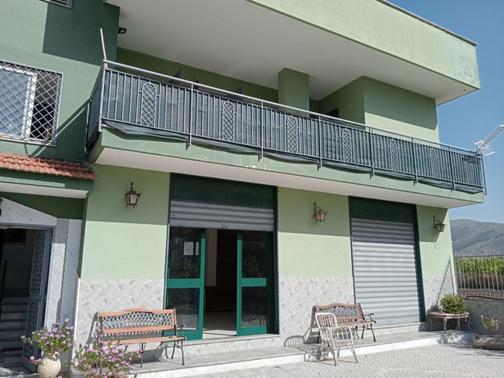 Magazzino in affitto a Santa Maria Capua Vetere via Antonio Sicurezza 1