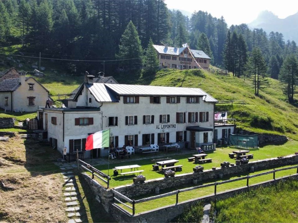Hotel in vendita a Varzo alpe Veglia