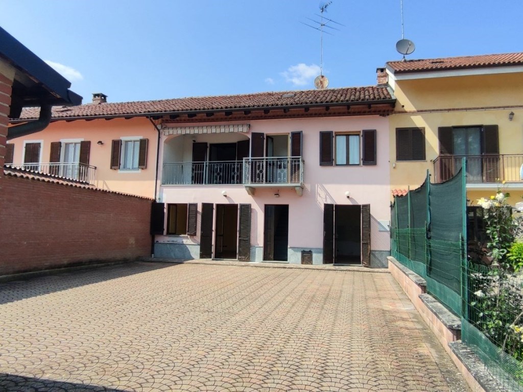 Casa Indipendente in vendita a Castagnole Monferrato via costello 3
