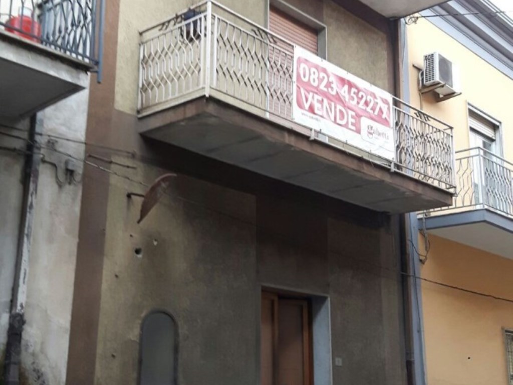 Casa Indipendente in vendita a Portico di Caserta portico di Caserta Mazzini,1 angolo c.So Vittoria,2