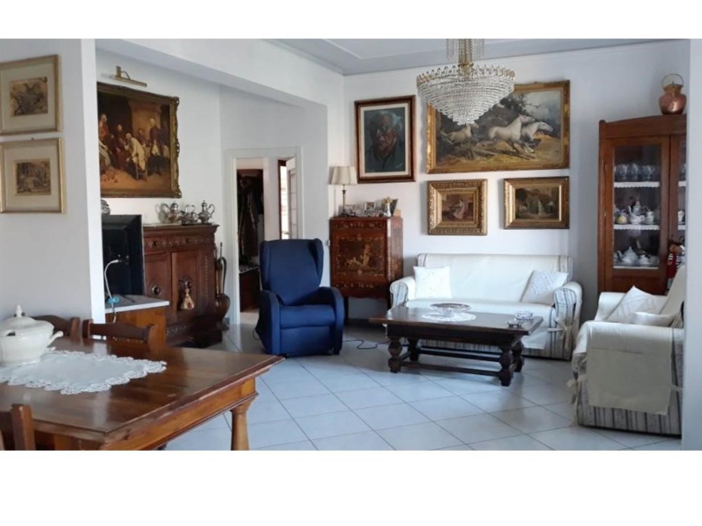 Appartamento in vendita a Colle di Val d'Elsa via Palestro, 53034