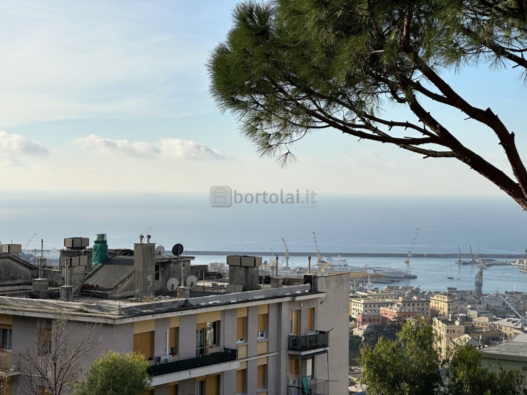 Appartamento in vendita a Genova via Acquarone,
