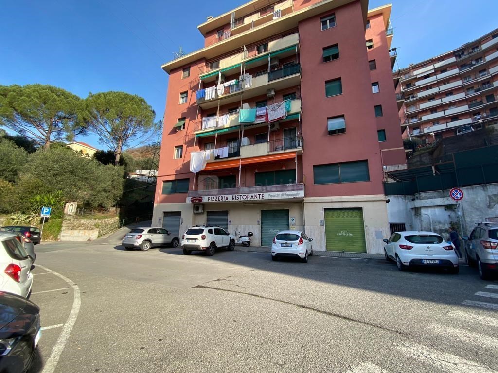 Appartamento in vendita a Genova via Struppa,