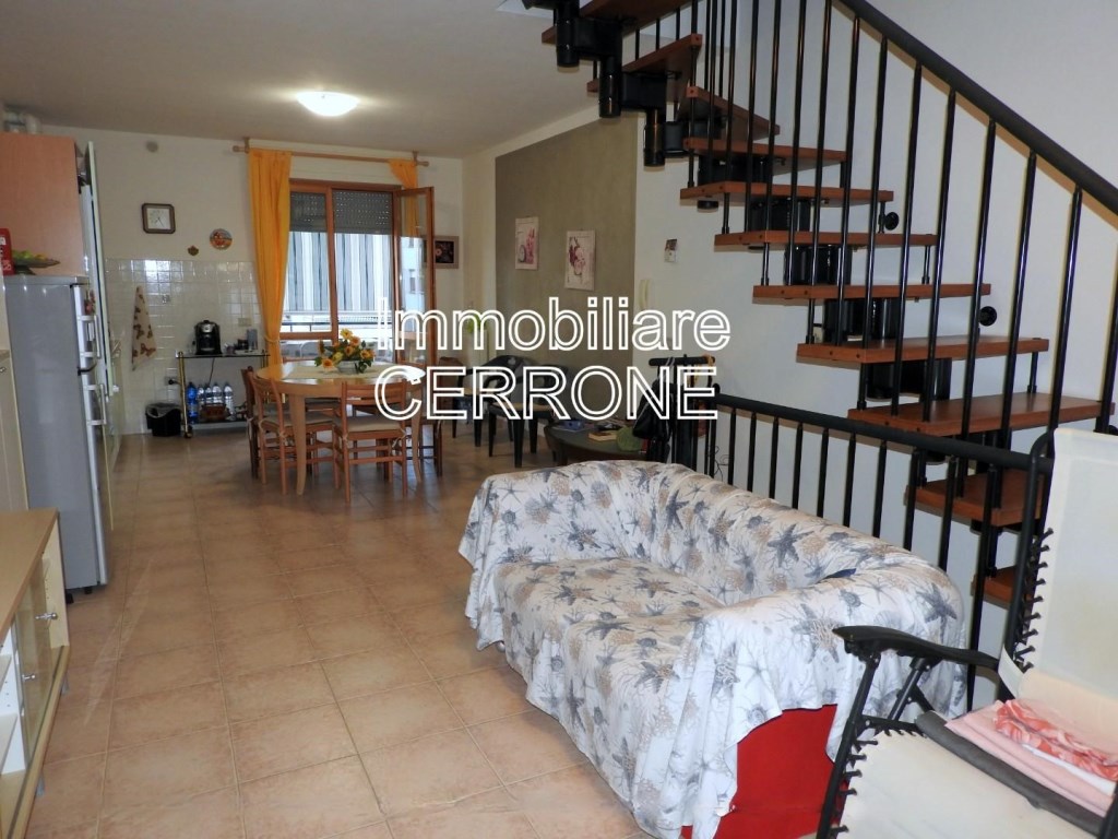 Appartamento in vendita a Cecina via Toscana,