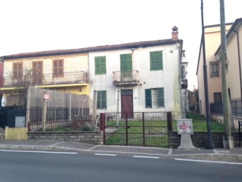 Casa Semindipendente in vendita a Frosinone via Madonna della Neve