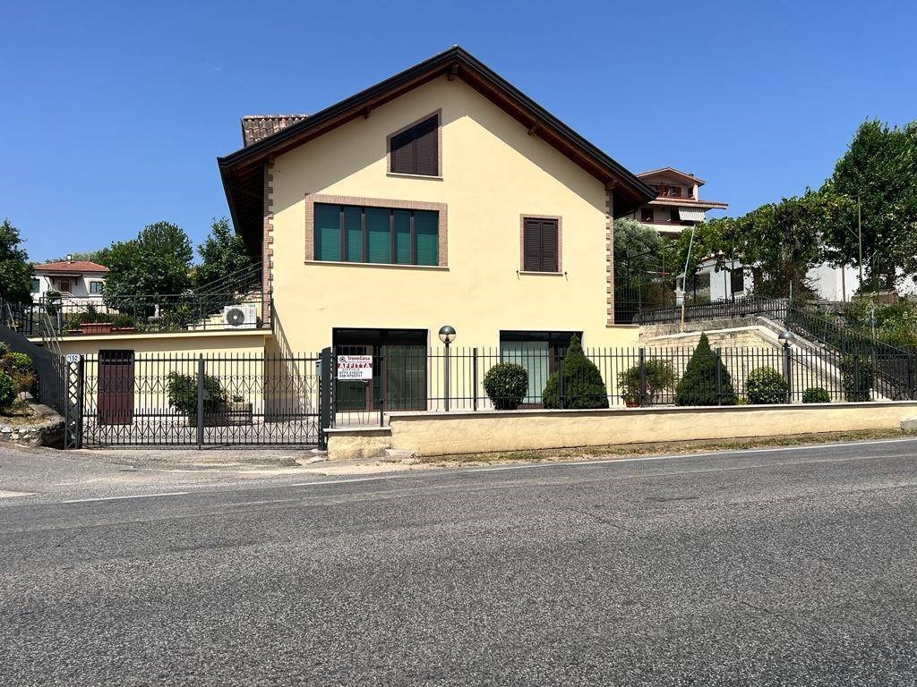Ufficio in affitto a Frosinone via Casilina Nord