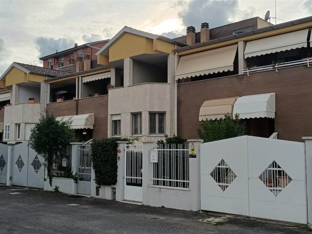 Villa a Schiera in vendita a Latina