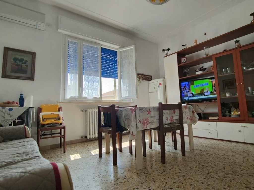 Appartamento in vendita a Cecina via Piemonte, 2