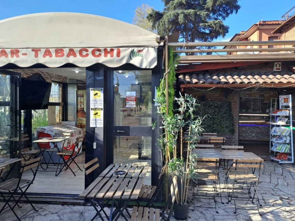 Bar in vendita a Roma roma Salaria