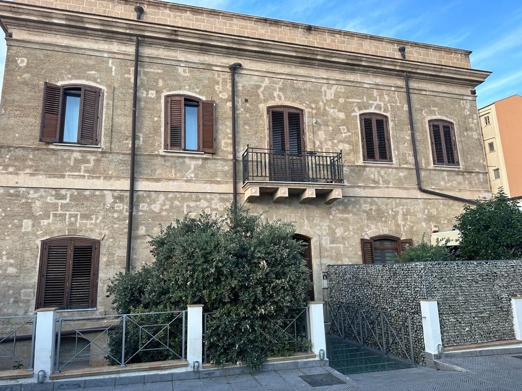 Appartamento in vendita a Palermo via Di Gregorio,32