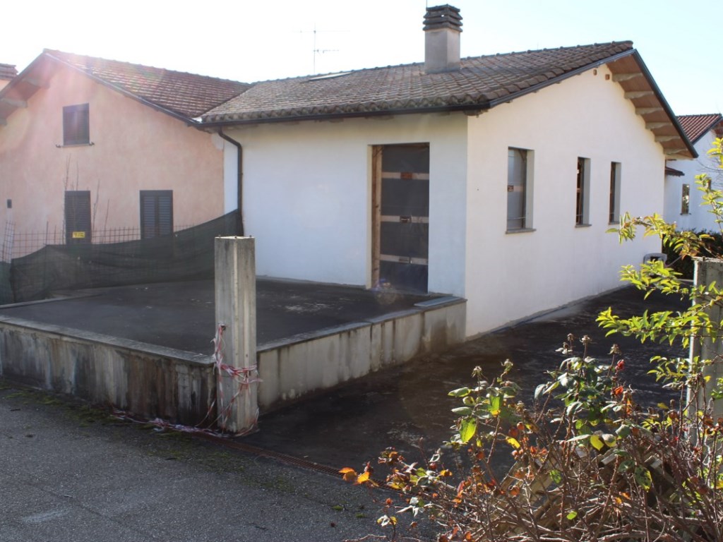 Casa Indipendente in vendita a Gubbio gubbio Torre dei Calzolari,00