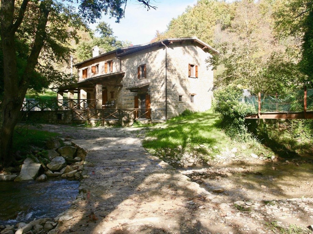 Casa Indipendente in vendita a Gubbio gubbio Goregge,100