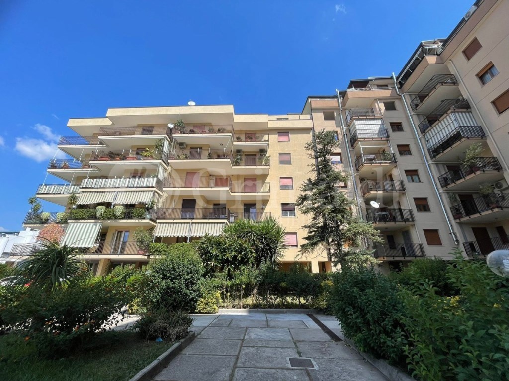 Appartamento in vendita a Battipaglia battipaglia Tirreno,2