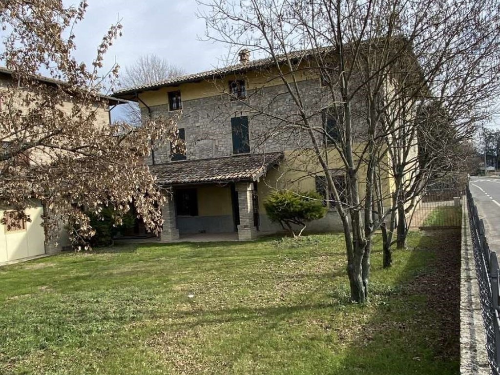 Villa in vendita a Montechiarugolo via argini sud