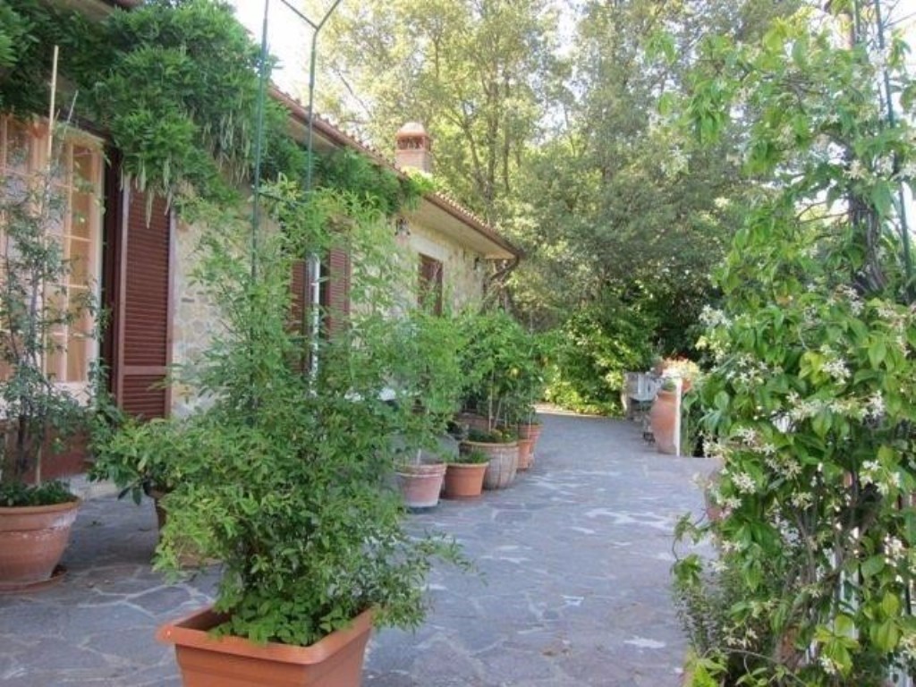Casa Indipendente in vendita a Castelnuovo Berardenga pochi km da Siena