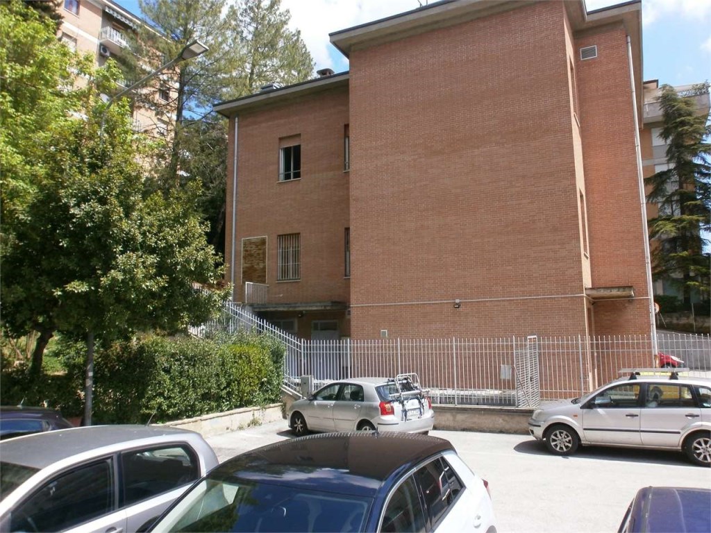 Palazzo in vendita a Macerata