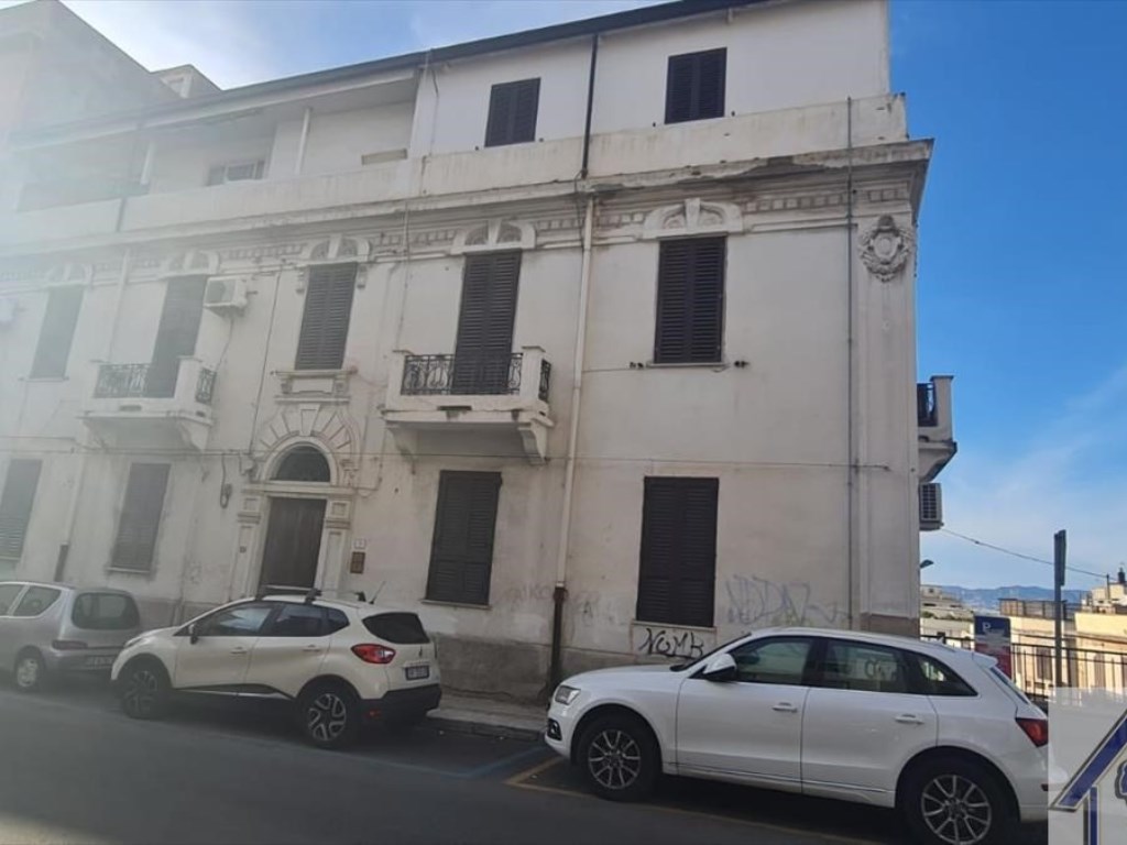 Ufficio in vendita a Reggio di Calabria via Aschenez