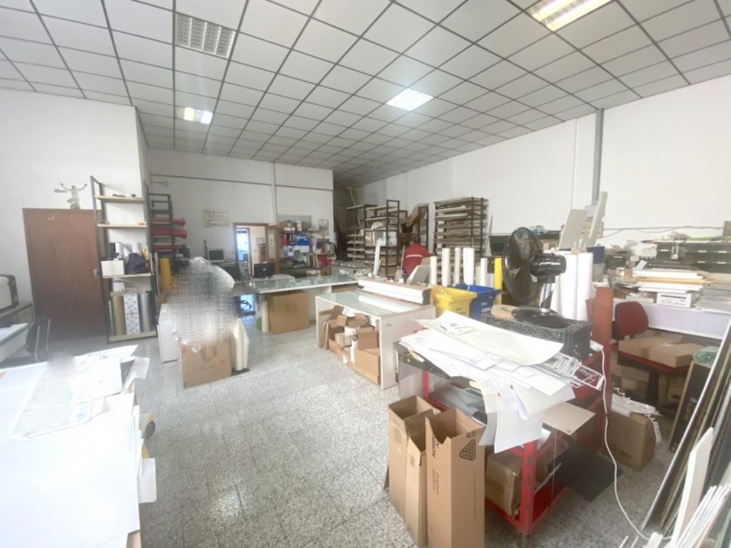 Capannone Industriale in vendita a Forlì via fermi