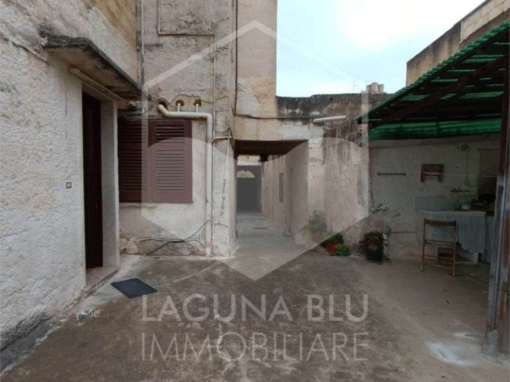 Palazzo in vendita a Marsala via Aspromonte