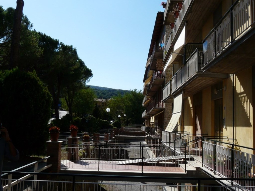 Appartamento in vendita a Cetona via Remo Cacioli