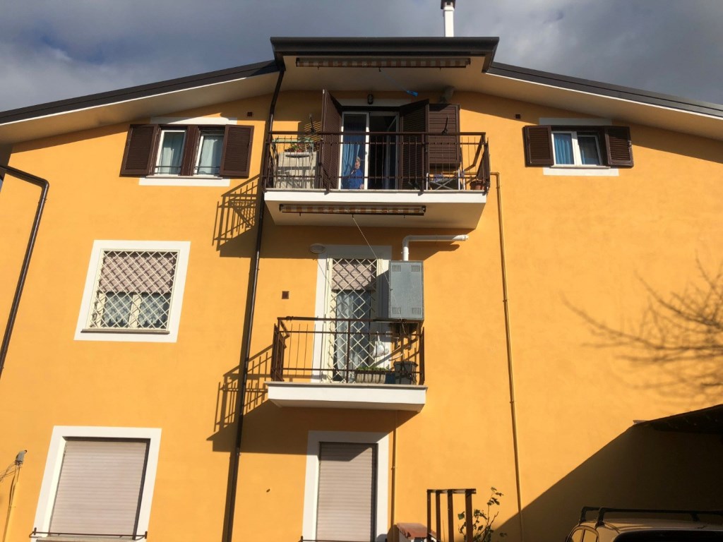 Appartamento in vendita a Roma via vazzano