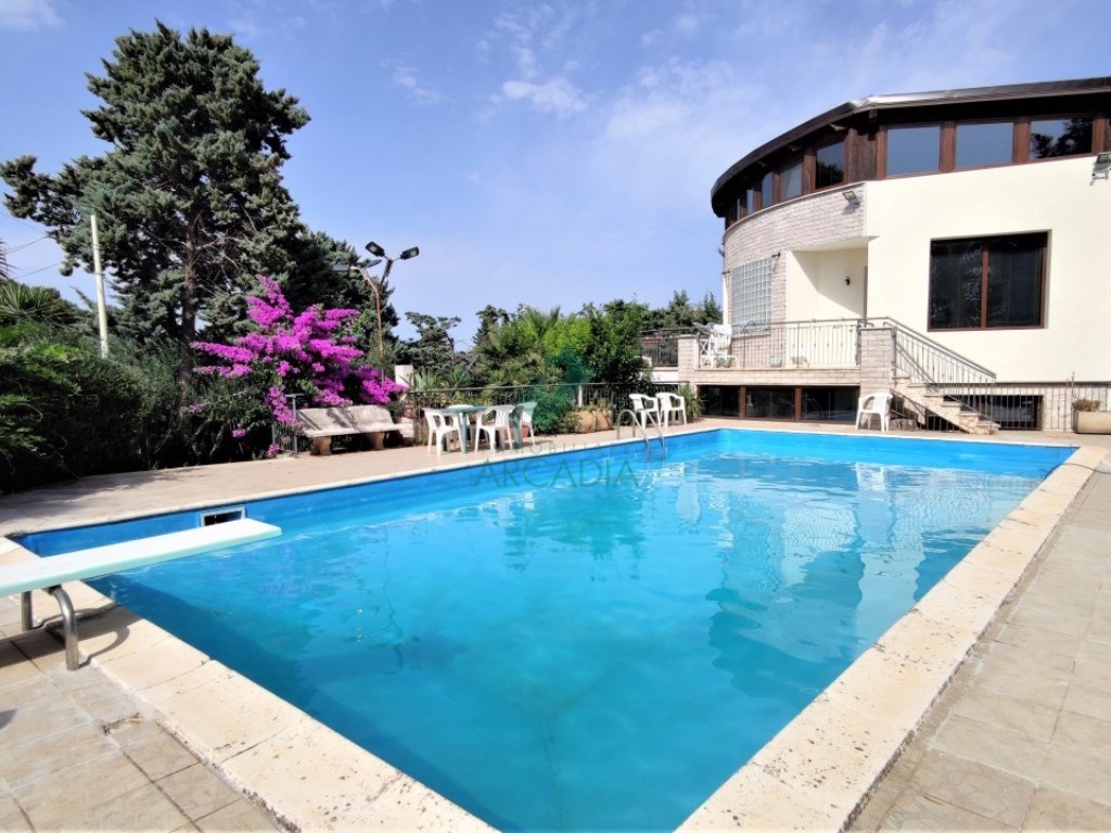 Villa in vendita a Conversano contrada San Michele Monte, 15
