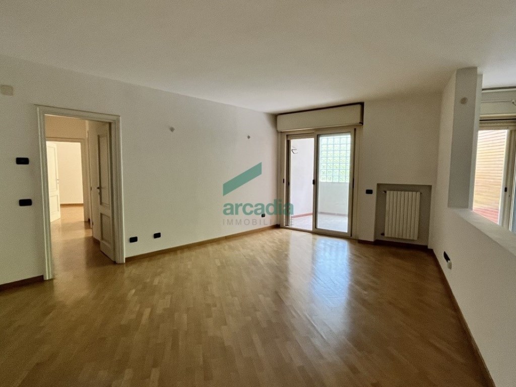 Appartamento in vendita a Bari via Orfeo Mazzitelli, 47f