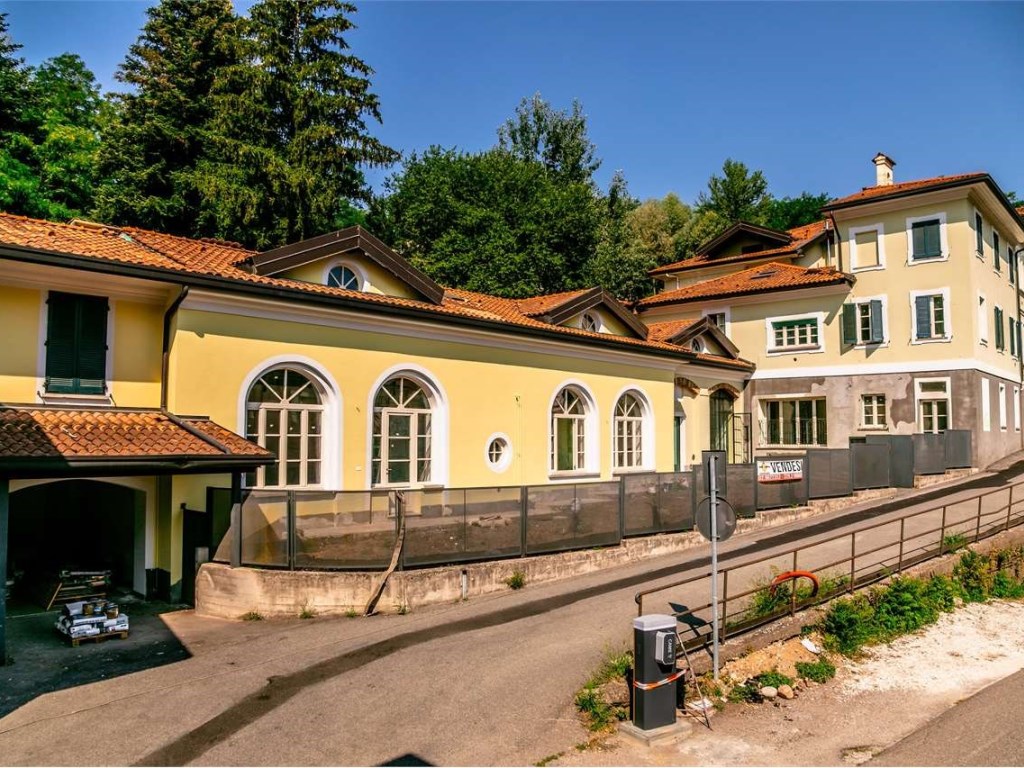 Appartamento in vendita a Varese via Postumia 72