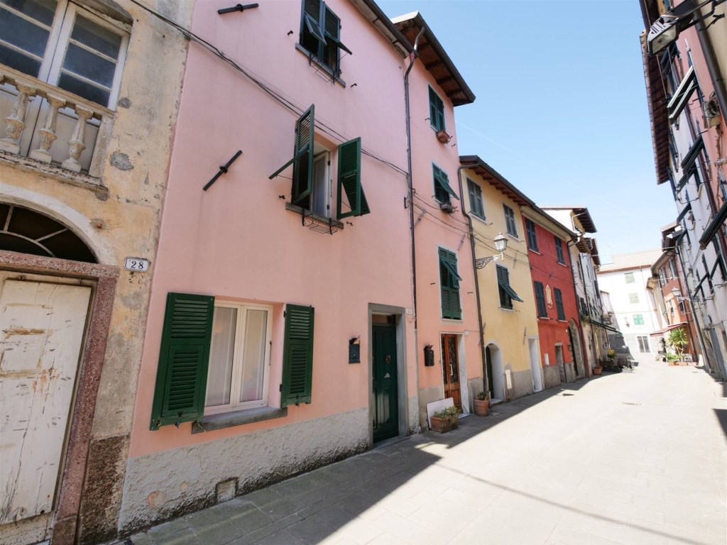 Appartamento in vendita a Brugnato via Borgo San Bernardo 26
