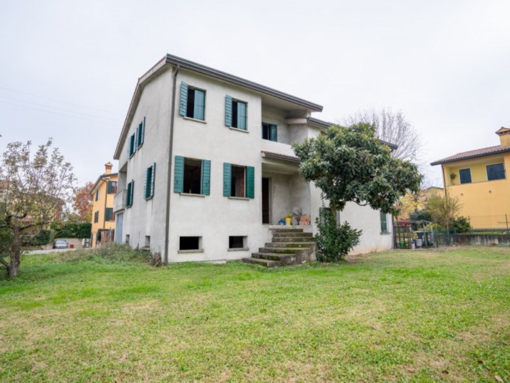 Porzione di Casa in vendita a Galzignano Terme via Valli Valsanzibio 12