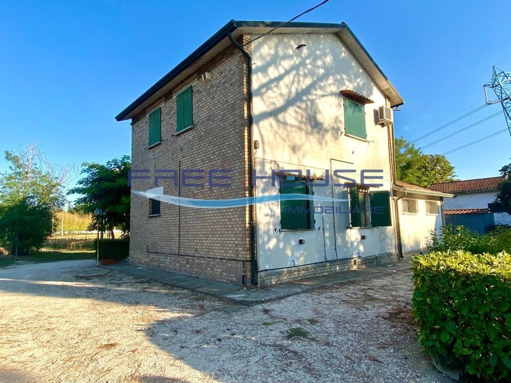 Casa Indipendente in vendita a Ravenna via Principessa Doria,