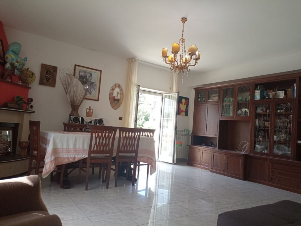 Appartamento in vendita a Montegiordano via Crotone 5