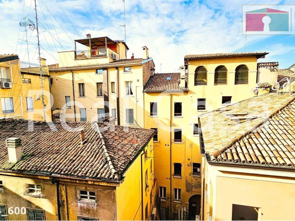 Appartamento in affitto a Modena via Coltellini