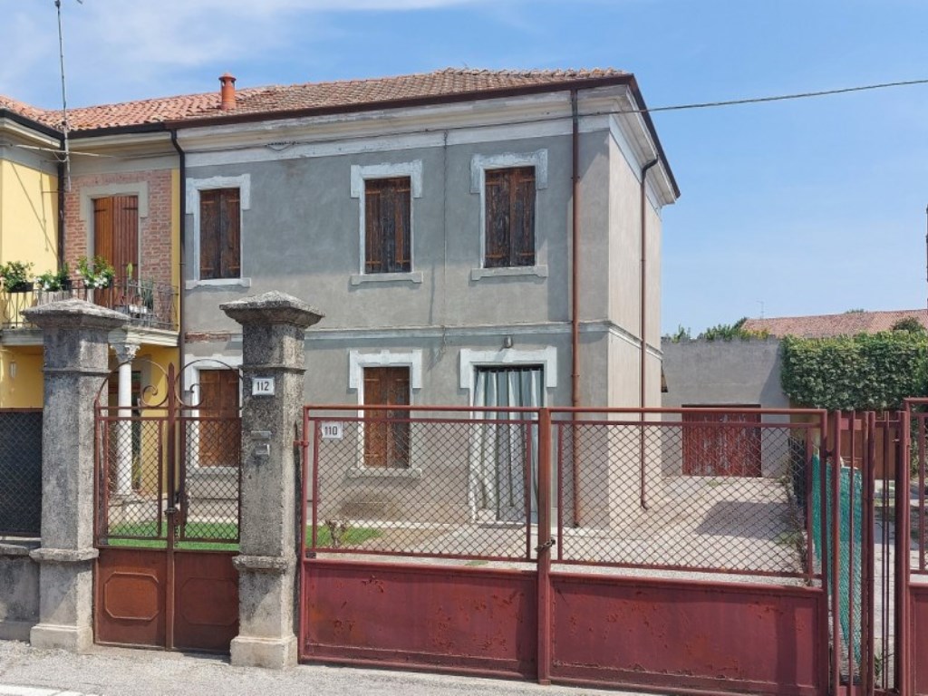 Porzione di Casa in vendita a Badia Polesine
