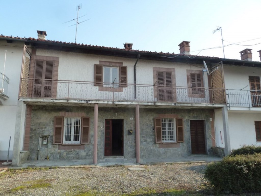 Casa a Schiera in vendita a Camino vicolo Serrone