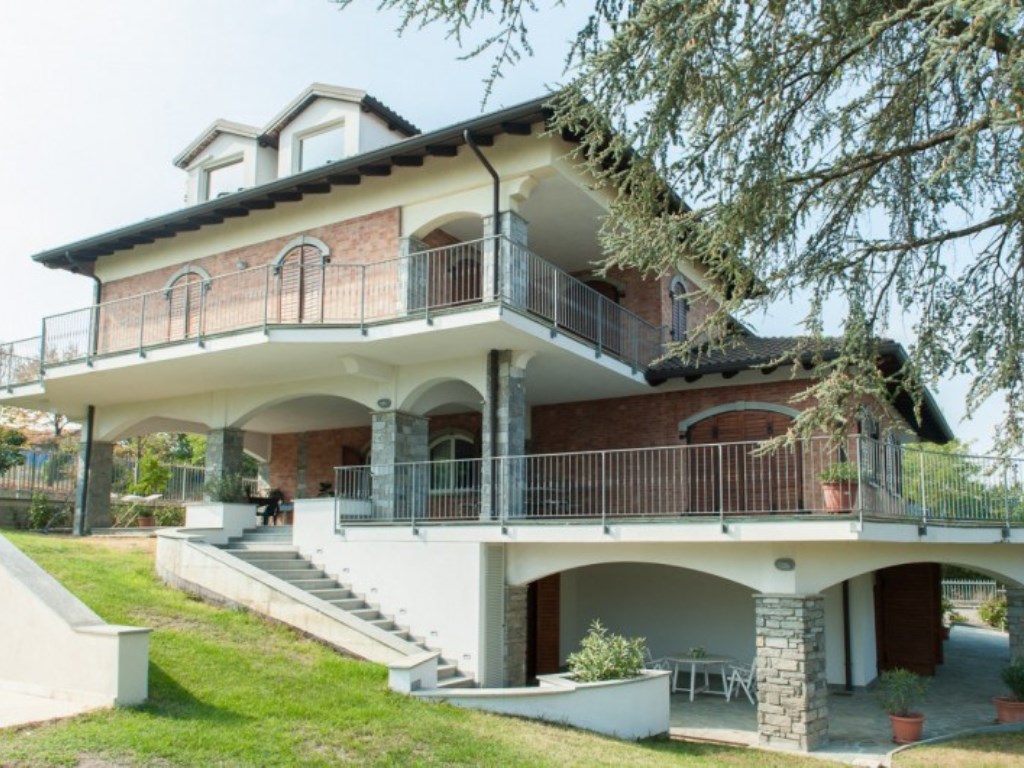 Villa in vendita a Casale Monferrato via Sosso 82