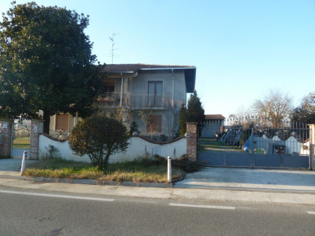 Villa in vendita a Villanova Monferrato via Pietro Bosso