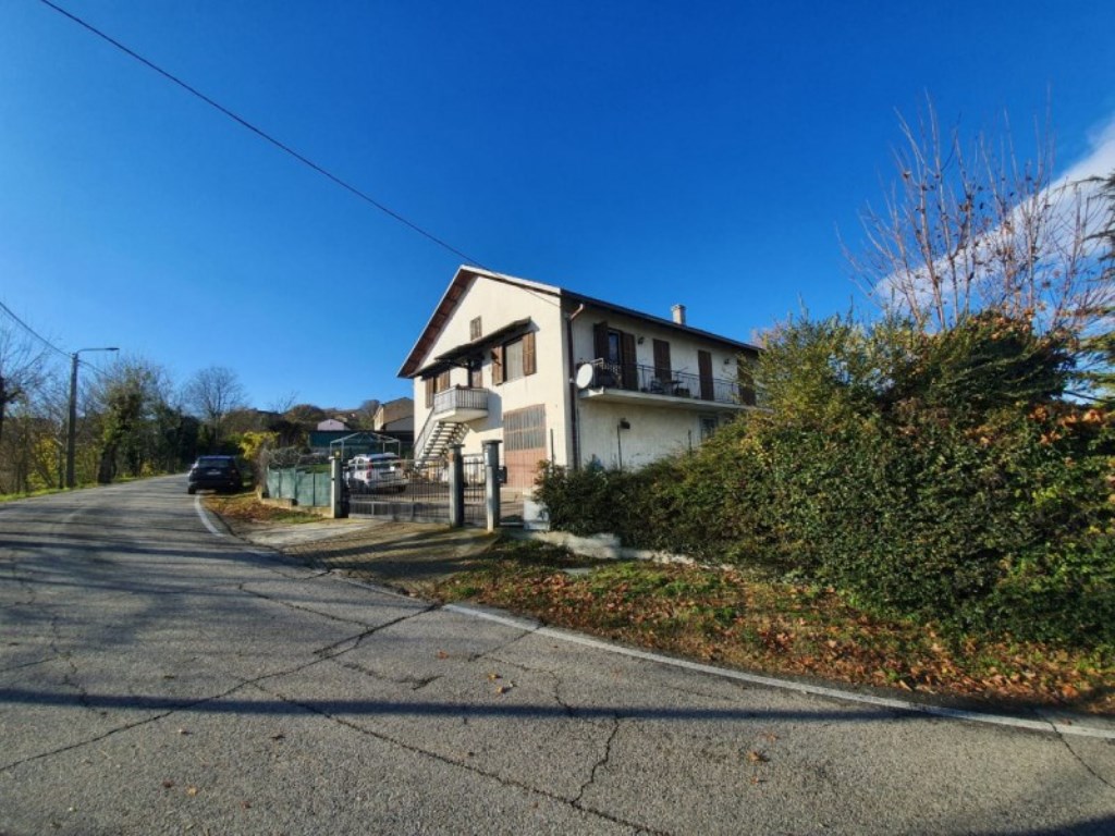 Casa Indipendente in vendita a Olivola via Umberto I 7