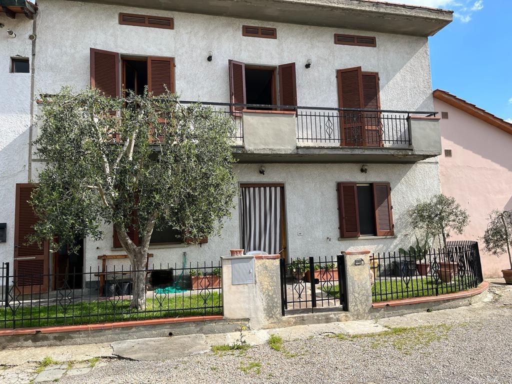 Casa a Schiera in vendita a Campi Bisenzio via Crocicchio d'oro