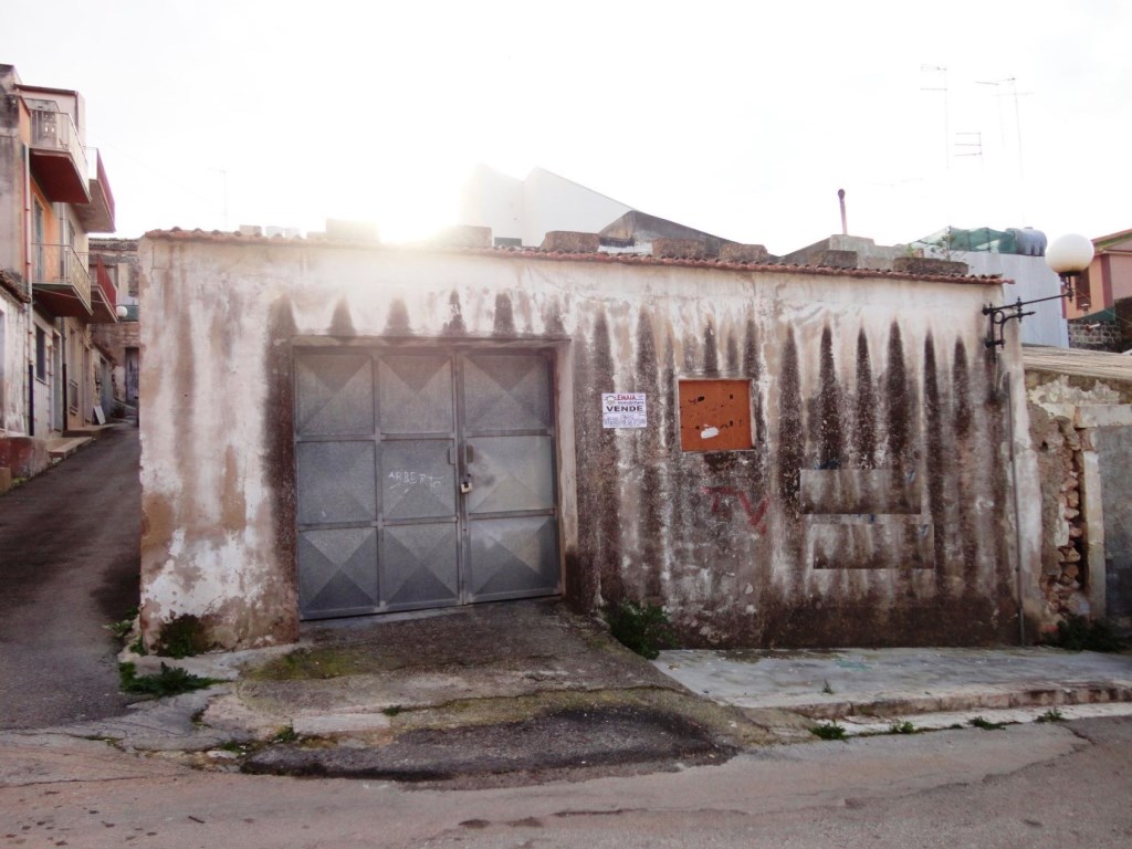 Garage in vendita a Vittoria via Marsala n. 82
